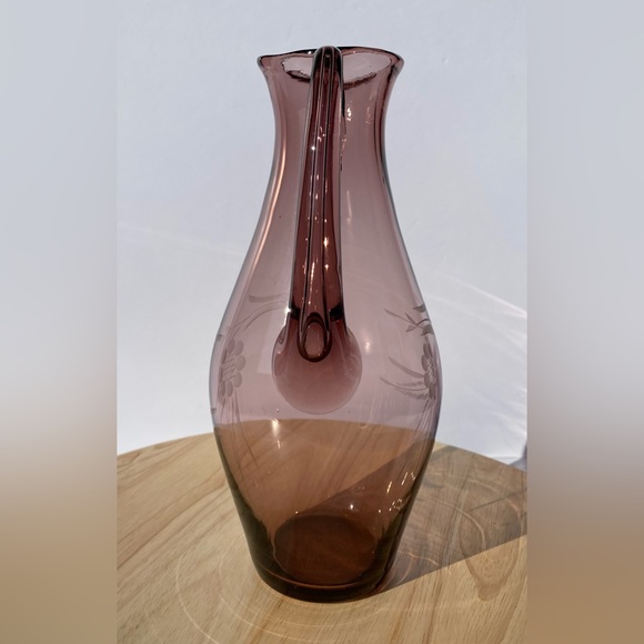 Vintage Amethyst Pitcher Art Glass Etched Detailing Gorgeous Perfect Condition - Picture 5 of 8
